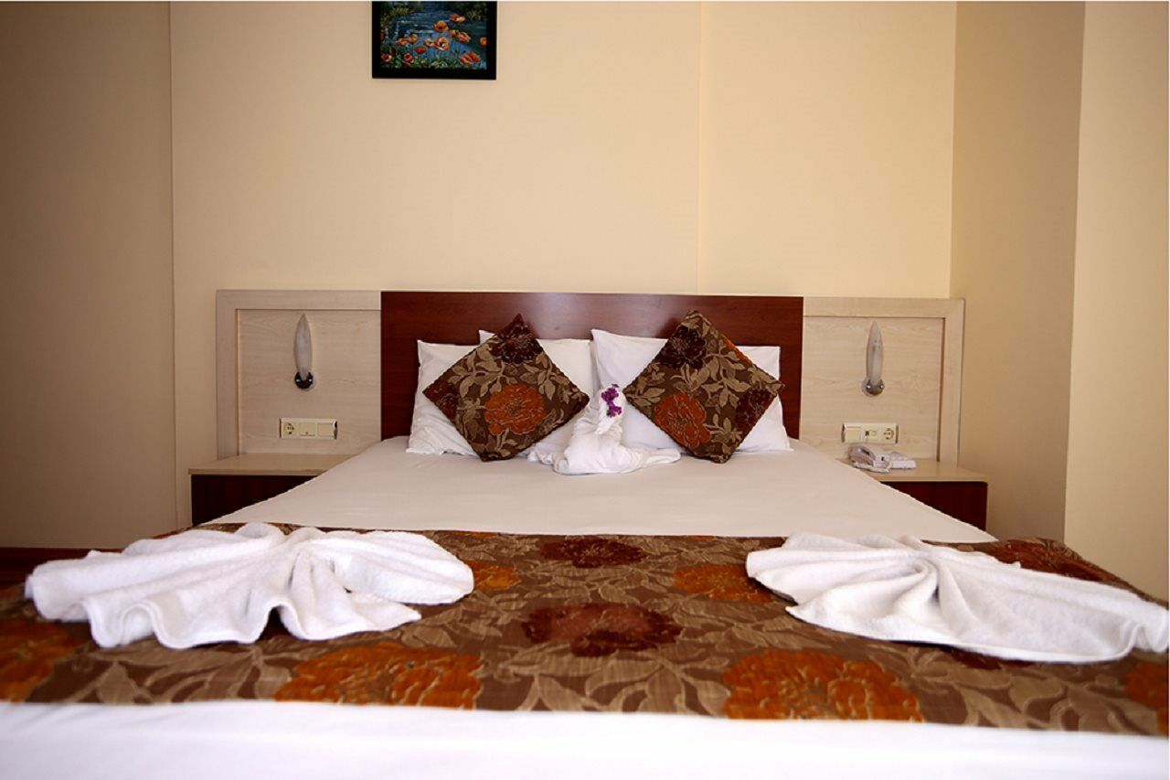 Lara Dinc Hotel Antalya Exterior photo